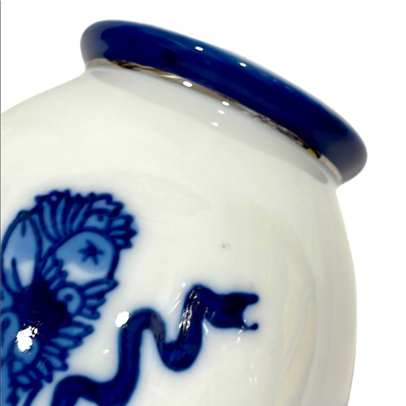 BOMBAY Vintage Blue & White with Platinum Trim Olive Oil Cruet, EUC - Picture 6 of 9